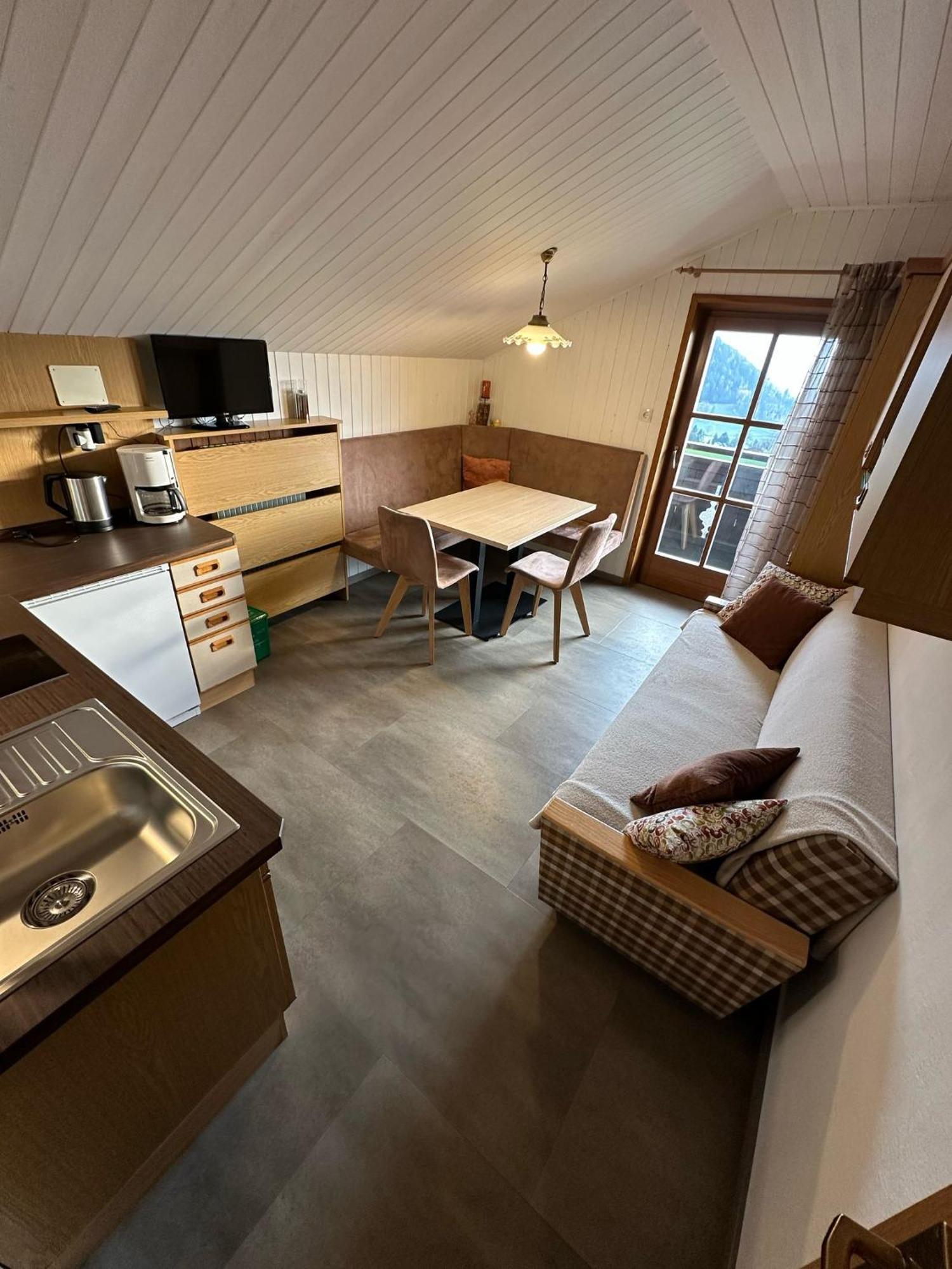 Alpenrose Apartment Meltina Luaran gambar